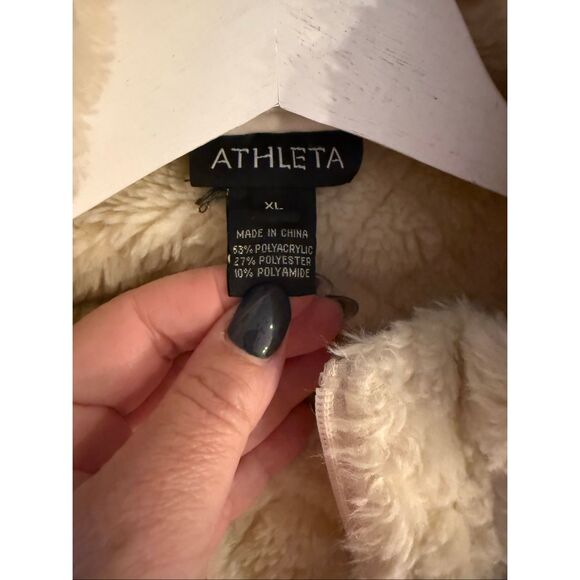 Athleta Dakani Winter White Quilted Faux Sherpa Jacket sz XL EUC - Picture 7 of 7